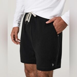 Vuori Ponto Performance Shorts - Men's M